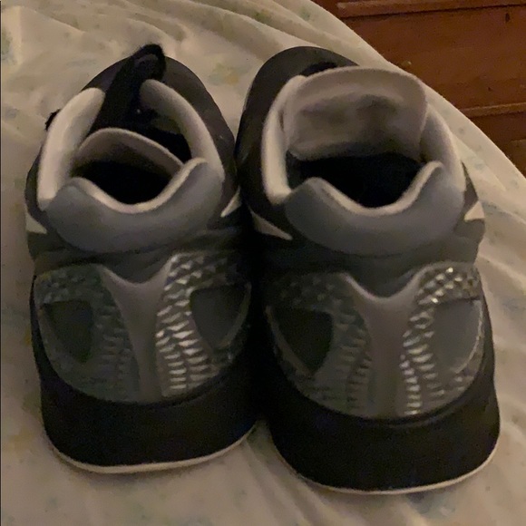 nike volleyball shoes (hyperspike) - Picture 3 of 5